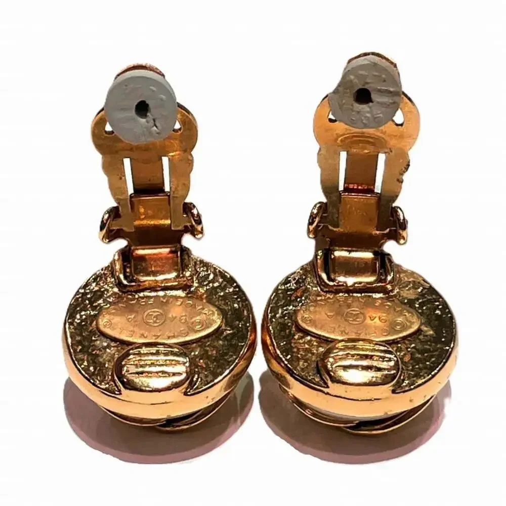 CHANEL Gold Pearl Earrings